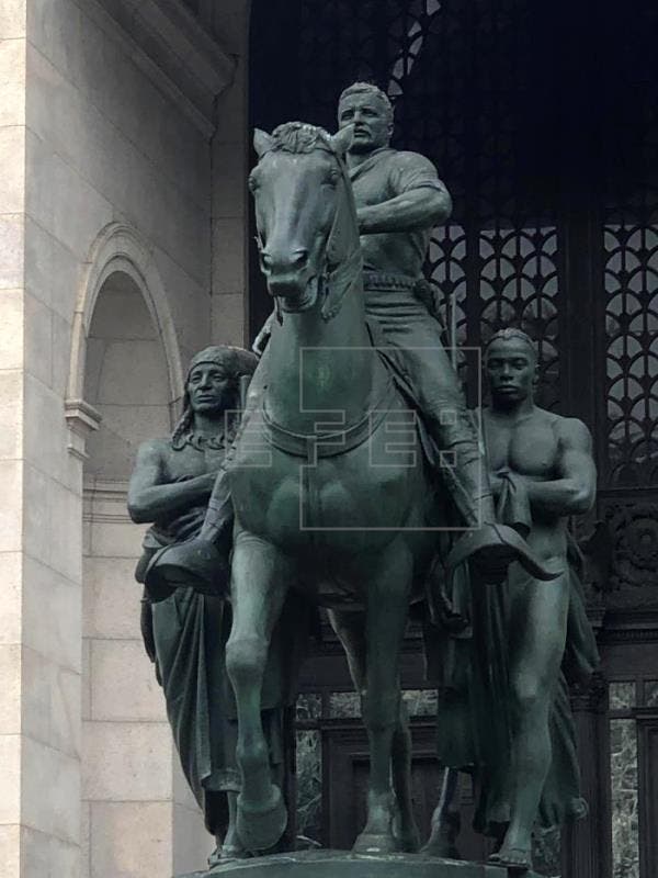 Nueva York esconde la estatua de Theodore Roosevelt