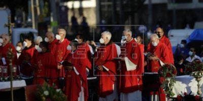 Beatifican en El Salvador a los curas Grande y Spessotto, y a dos laicos