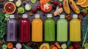 Tres ideas de jugos refrescantes estilo detox