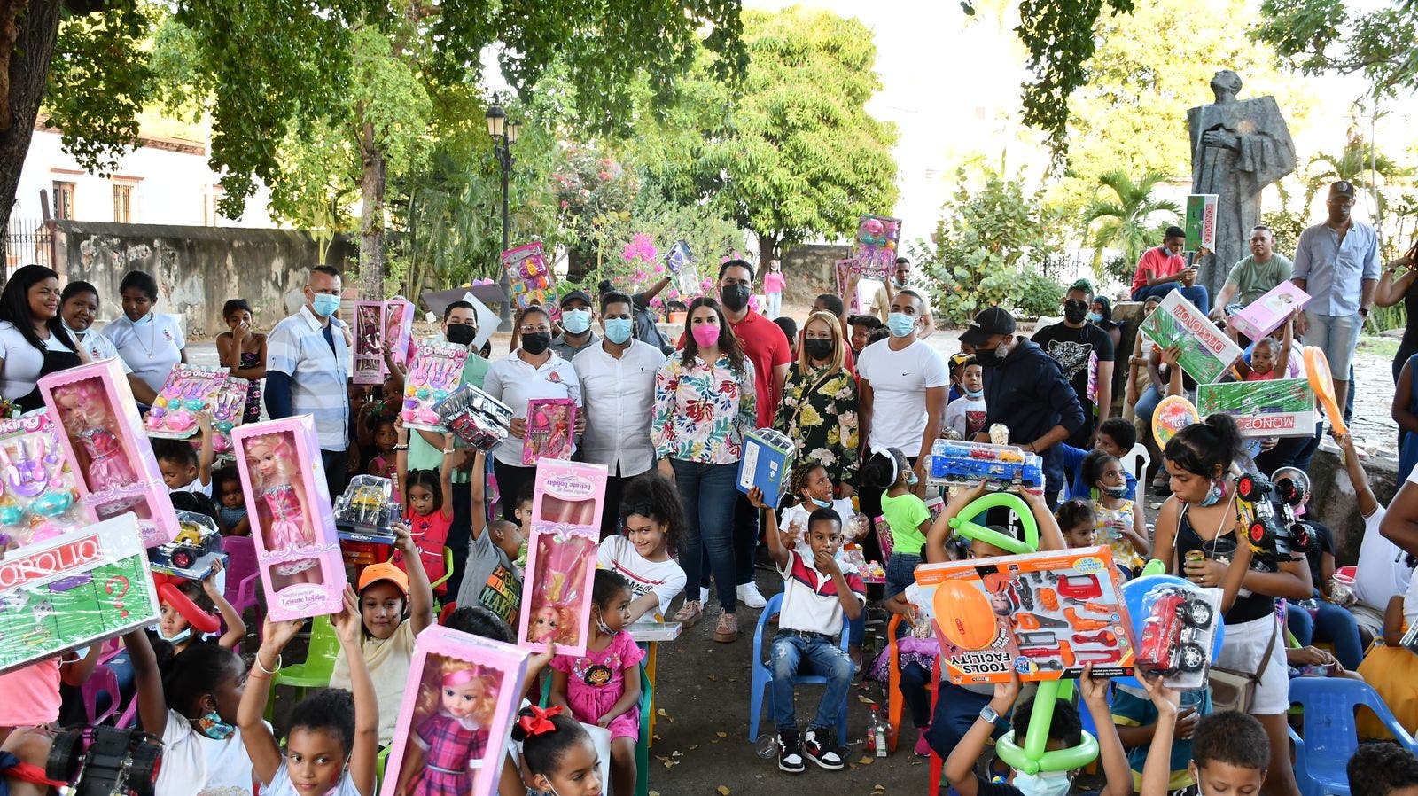 Fundación Trazos Solidarios entrega juguetes a niños de sectores populares del Distrito Nacional