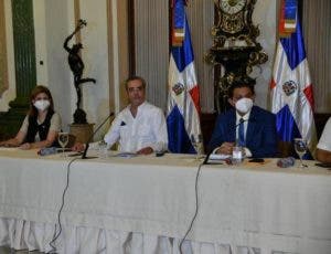 Sociedades médicas claves fueron las grandes ausentes en reunión con Abinader