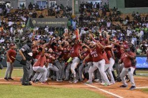 Los Gigantes se coronan campeones del torneo de pelota invernal