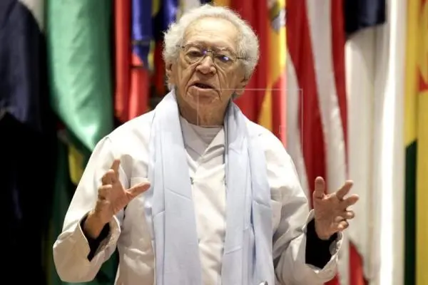 Murió el poeta brasileño Thiago de Mello a los 95 años