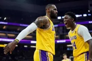 Stanley Johnson le da un respiro a los Lakers ante los Utah Jazz