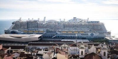 Crucero retenido en Lisboa por brote de covid cancela su recorrido