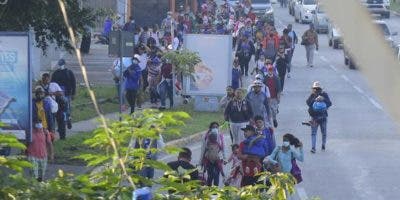 Primera caravana de hondureños y nicaragüenses de 2022 sale hacia EEUU