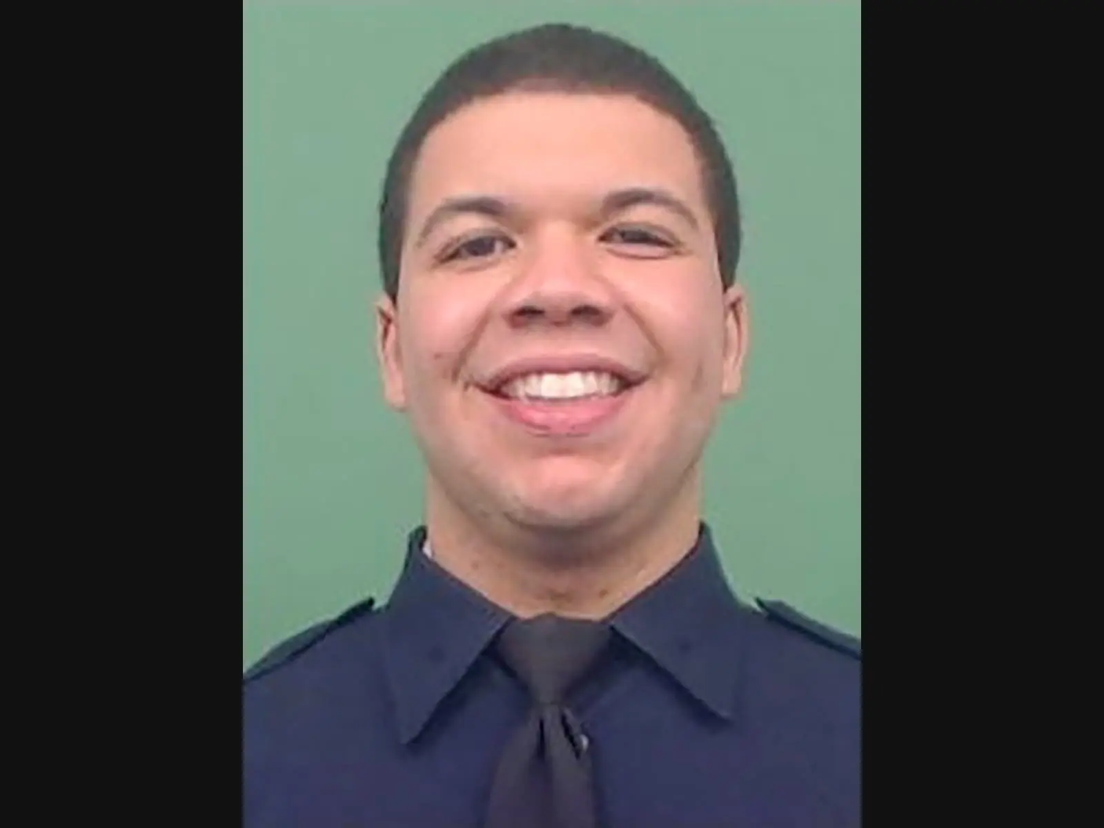 Neoyorquinos rinden tributo a un policía dominicano asesinado en Harlem