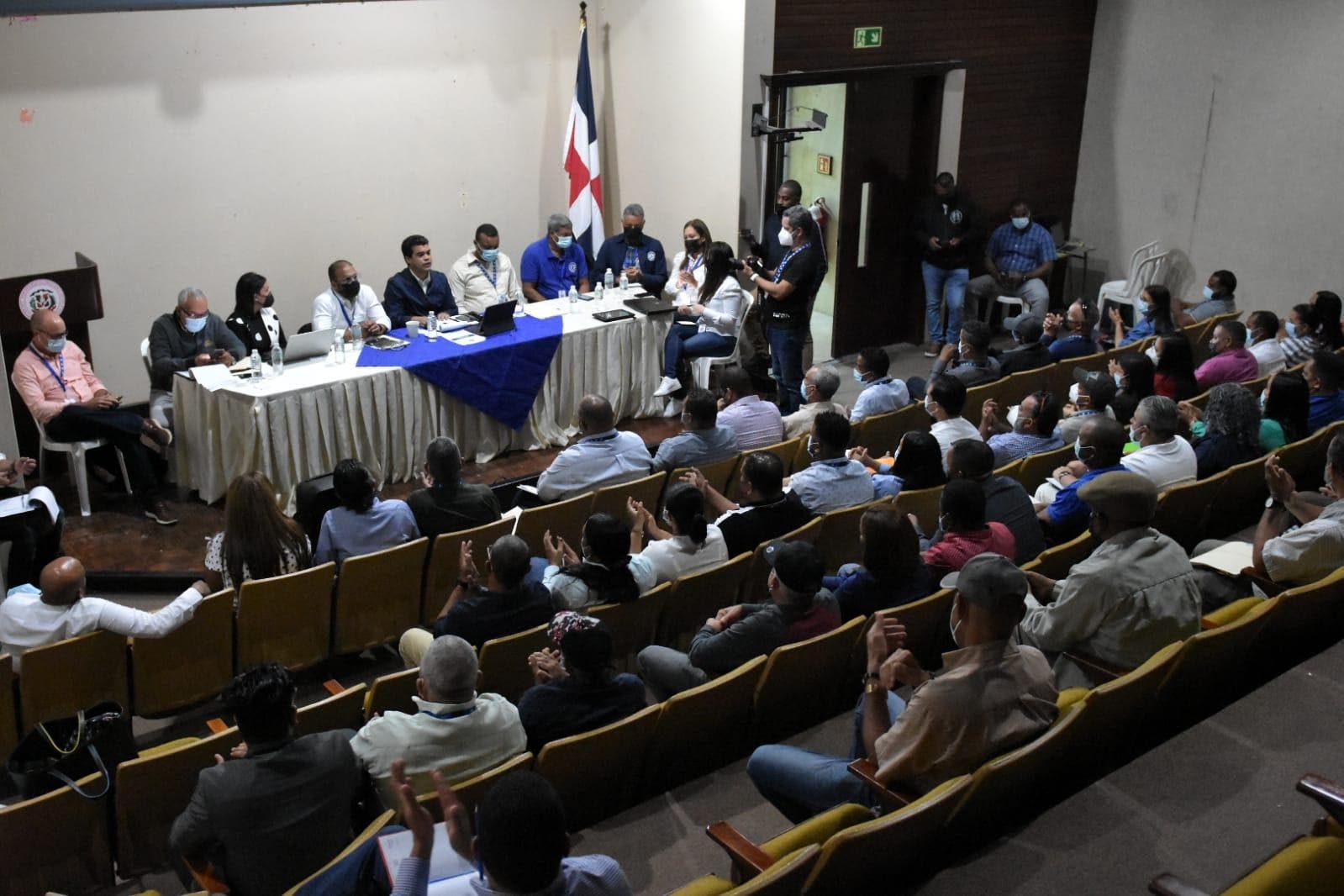 Director del INAPA escucha necesidades representantes de Santiago y Línea Noroeste