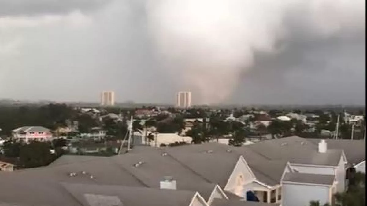 Un tornado destruye decenas de viviendas y deja varios heridos en Florida