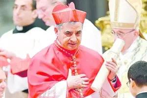 Cardenal Becciu dice ser inocente en estafa Vaticano