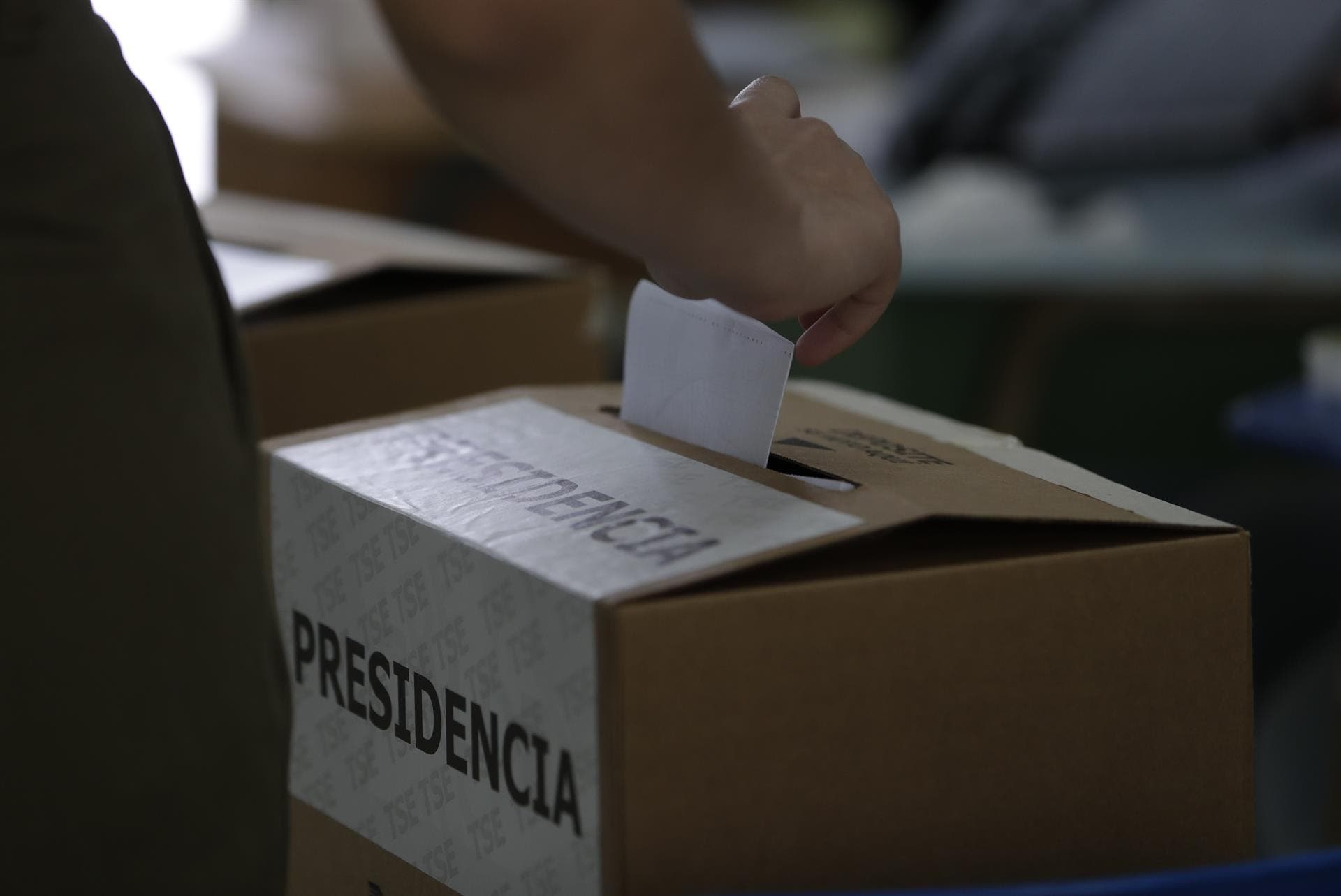 Costa Rica vive jornada electoral con normalidad y gran cantidad de votantes