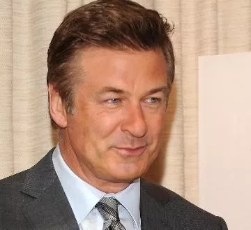 Actor Alec Baldwin vuelve al trabajo