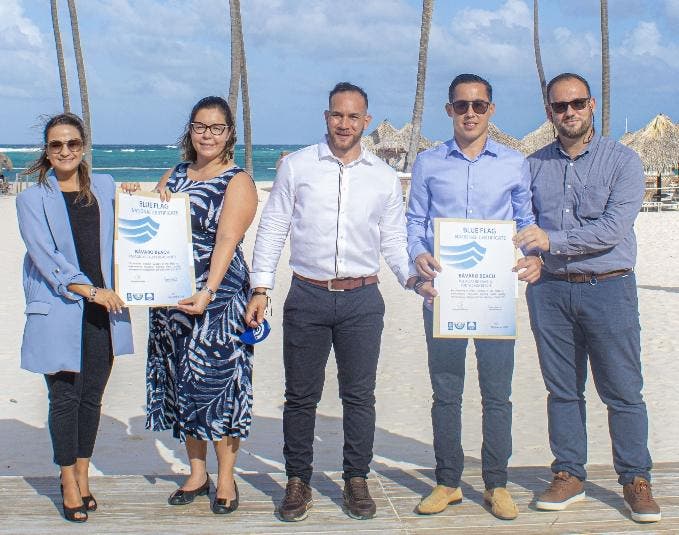 Hoteles Meliá reciben el  Certificado  Bandera Azul