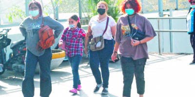 Fin de restricciones Covid-19 genera debate; mayoría sigue uso mascarillas