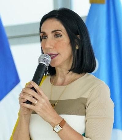 Raquel Arbaje advierte congresistas serán «corresponsables» de leyes afecten niños