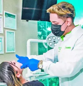 Doctor Milton Herrera resalta la belleza facial