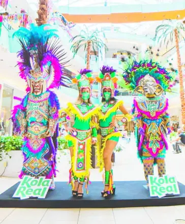 Kola Real celebra carnaval 2022 en Ágora Mall