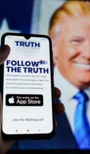 Donald Trump lanza Truth Social