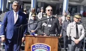 Presidente Abinader resalta ardua labor de Policías