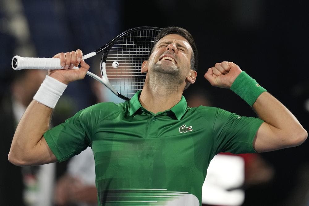 Djokovic reaparece con victoria en Dubái