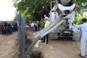 Aseguran que continúa construcción de verja perimetral en zona fronteriza