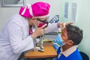 INABIE asiste 118 estudiantes malnutridos y entrega 257 lentes zona sur del país