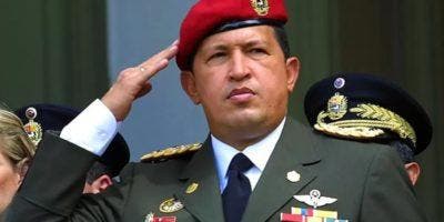 «Un fracaso militar, un éxito político»: 2 visiones opuestas del golpe de Estado que creó la figura de Hugo Chávez