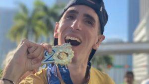 Álex Roca, atleta con parálisis cerebral que compite en triatlones