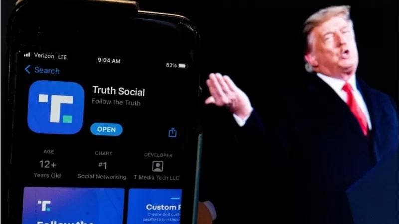 Trump lanza su propia red social, “Truth Social”, para competir con Twitter