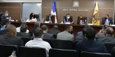 JCE presenta a organizaciones políticas propuesta de reestructuración del área de Informática 