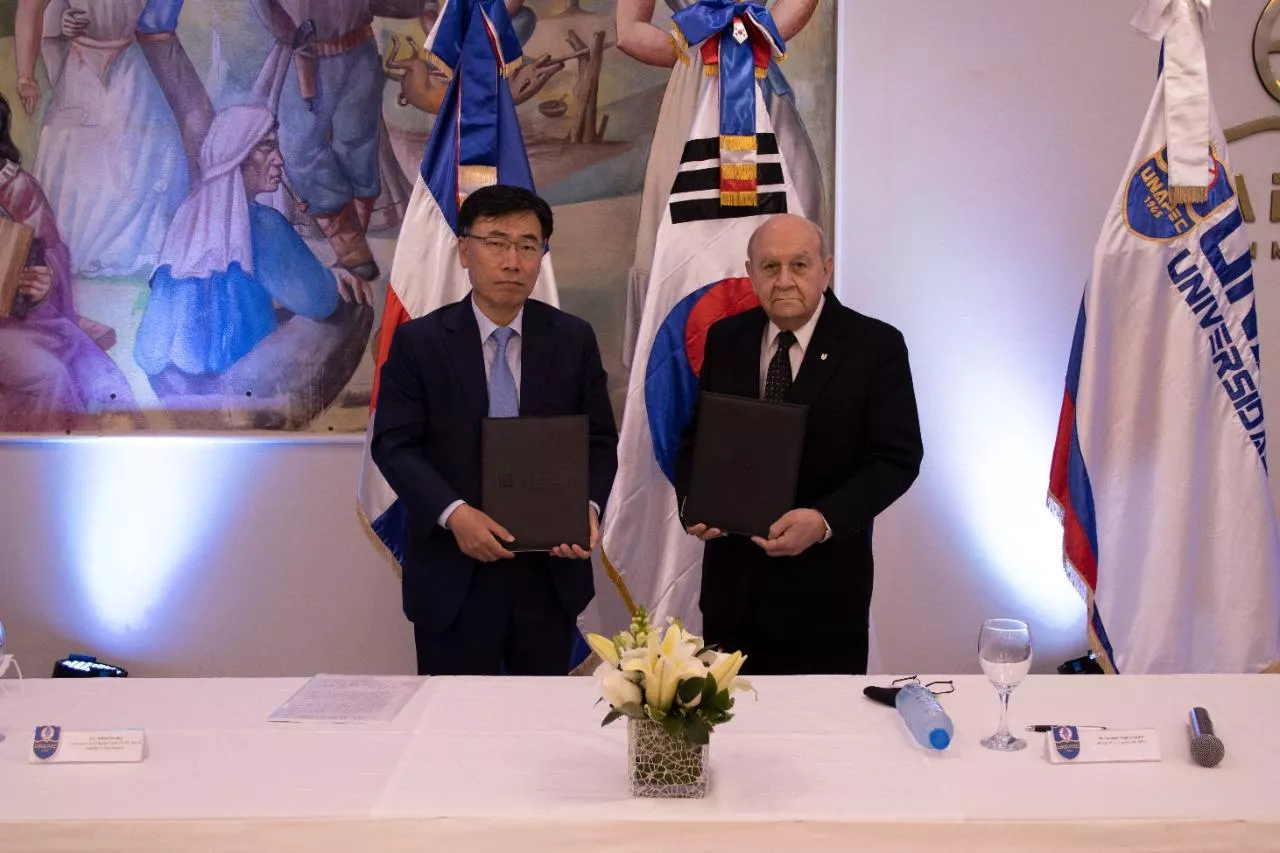 Unapec y la Embajada de Corea en República Dominicana firman acuerdo