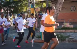 En El Almirante conmemoran Independencia con Carrera Trinitaria