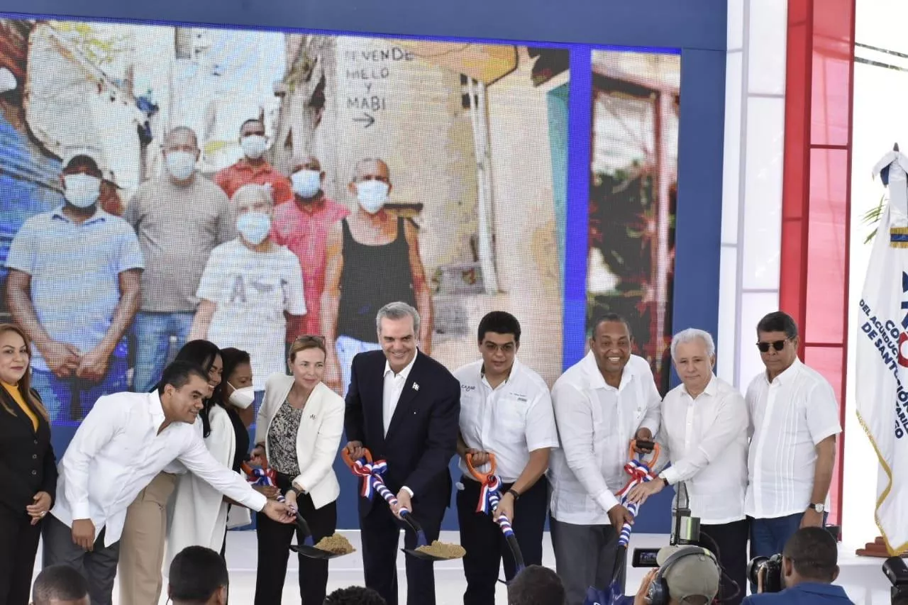 Presidente Abinader deja iniciada segunda etapa saneamiento cañada Guajimía