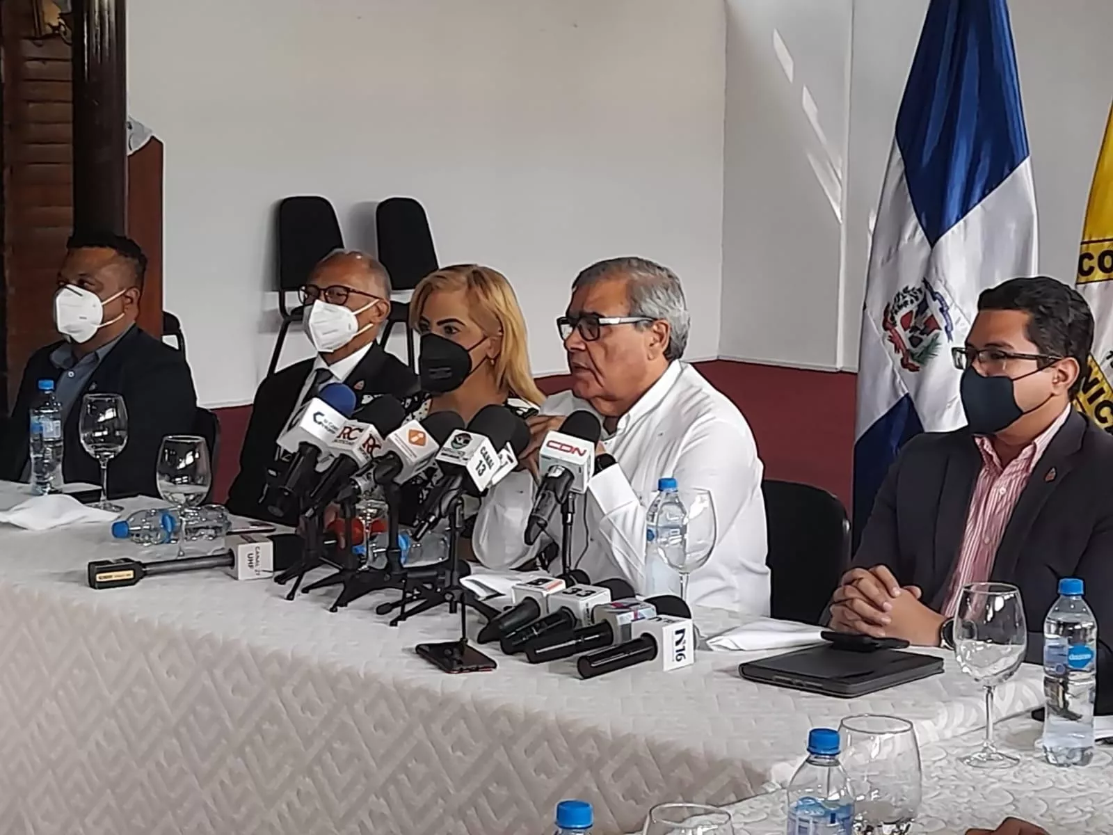 Médicos se reúnen para revalorar decisión Gobierno frente al Covid-19