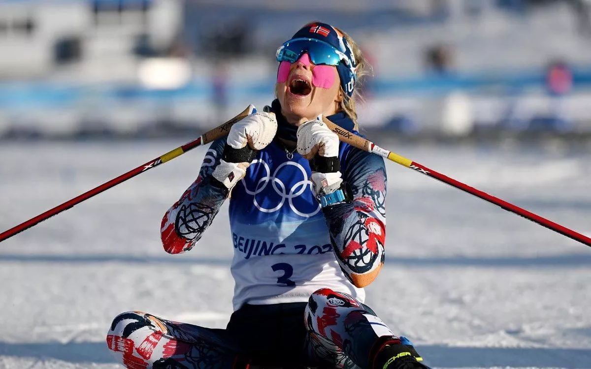 La esquiadora noruega Johaug, primer oro en Pekín 2022 en esquiatlón