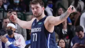 Luka Doncic bate su récord de anotación en la NBA con 51 puntos