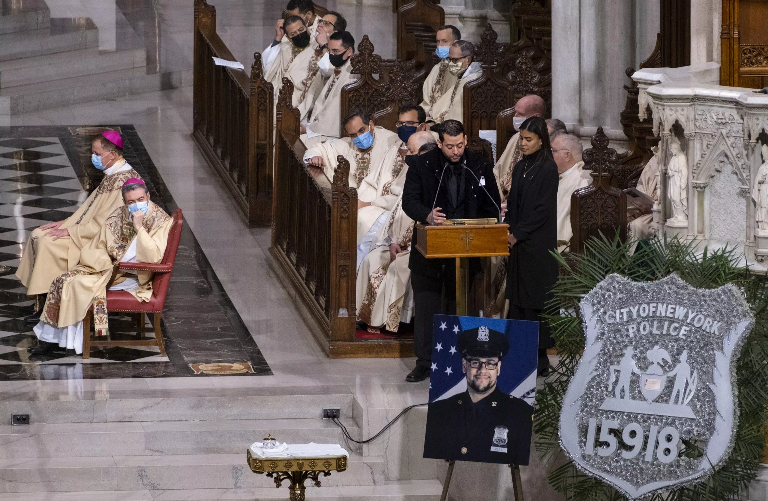 Entierran al segundo policía dominicano caído en un tiroteo en Nueva York