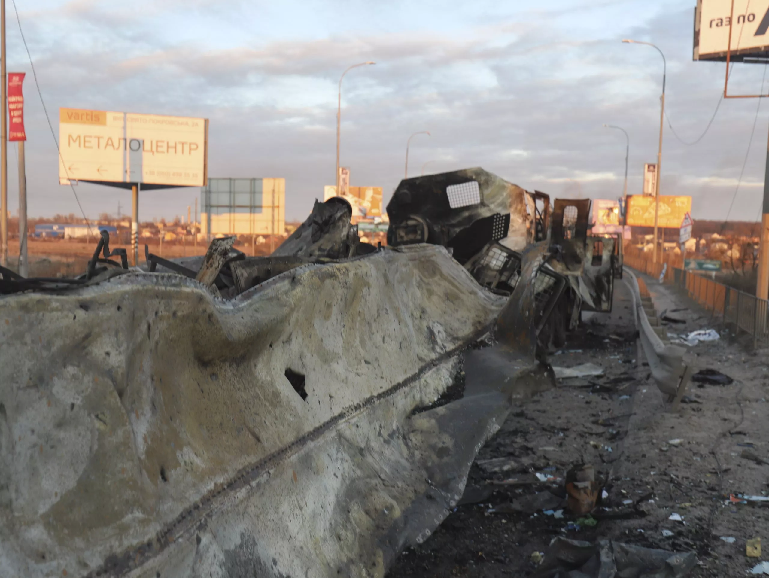 Fuerzas rusas cañonean 2da ciudad más poblada de Ucrania