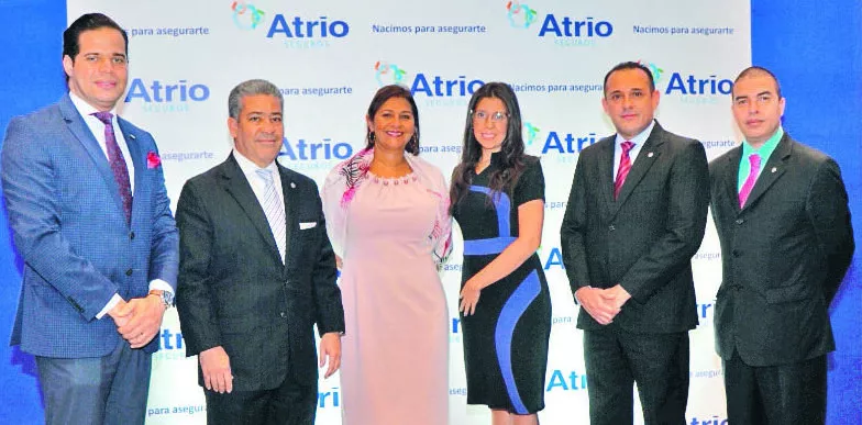 La compañía Atrio Seguros reconoce colaboradores en quinto aniversario