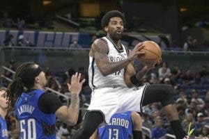 Kyrie Irving de los Nets anota 41 puntos en la primera mitad en Orlando