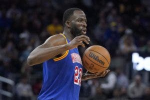 Draymond Green multado con 25 mil dólares por gritarle a un arbitro