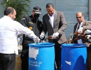 Entidades vierten bebidas alcohólicas adulteradas