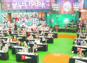 MLB y jugadores  aplazan negociar draft fuera USA