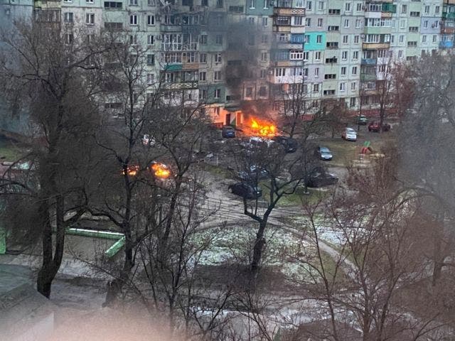 Rusia y Ucrania se acusan de no respetar el alto al fuego y posponen la evacuación de Mariúpol