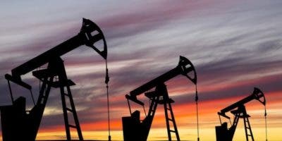 El petróleo de Texas abre con una bajada del 1,56 %, hasta 90,21 dólares