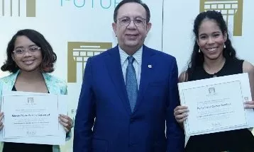 BCRD  entrega premios economistas del futuro