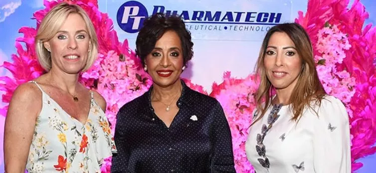 Stephenie Wheeler, Zoila Luna y Solange Díaz.