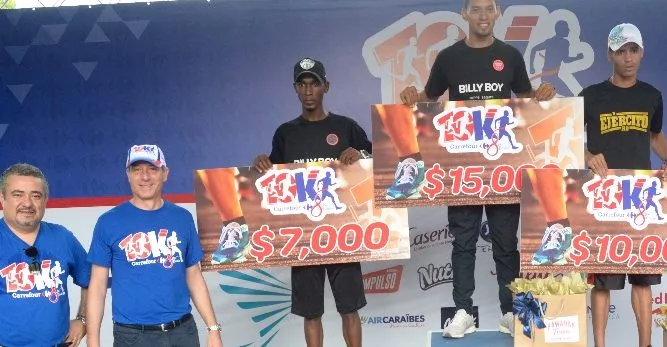 Karine noetinger, Charles Kergall, Maxime Kergall, Mario Rodríguez y   Nicolás kergall.