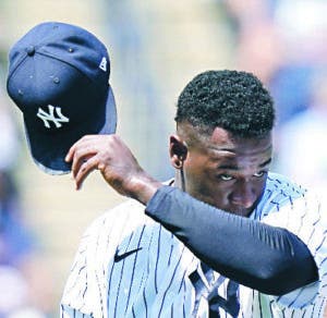 Novato Berroa,  doble y 1 CE; Severino, apaleado en debut