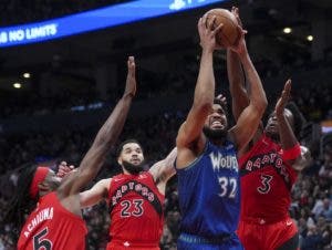 Karl Towns carga pesado en ‘viacrucis’ vive T-Wolves